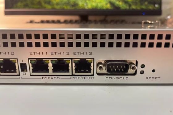 Routeur quadricœur à 13 ports Gigabit RB1100AHx4 original avec fonction de données USB et prise en charge Wi-Fi Taux de transmission de 1200 Mbps