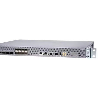 SRX300-JSB o SRX300-JSE personalizable Completa tu sistema con 8GE utilizando solo el hardware SRX300-SYS-JB de tamaño personalizado