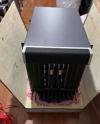 Desktop Network Bluetooth Enterprise Router NE40E-X8A CR5B0BKP0873 Integrated Chassis HVDC Components Including 2 Fan Tray