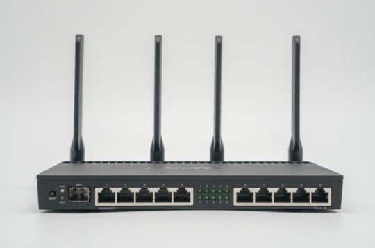 MikroTik 1GB RAM Enterprise Router  4 Core RB4011iGS+5HacQ2HnD-IN Dual Chain Wireless