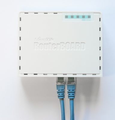 Nouveau routeur HEX RB750Gr3 Gigabit 2.4G Wi-Fi 802.11g 10/100/1000Mbps Ethernet GigabitLAN en stock