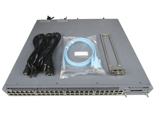EX4300-48P série EX4300 personnalisée 48 ports 10/100/1000BASE-T PoE Ethernet Switch réseau État du stock pour la communication
