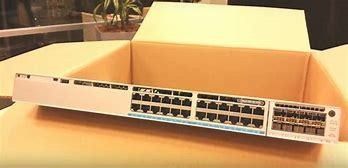 Stackable C9300-24UX-E 24-Port 10G UPoE Switch With PoE SNMP QoS 160 Gbps Switching Capacity Stock