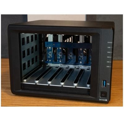 DiskStation Network Storage DS1522+ 3.5in SATA HDD+2.5" SATA SSD